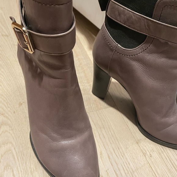 Excellent condition gray purple boots with heels. Genuine leather. - Picture 7 of 7